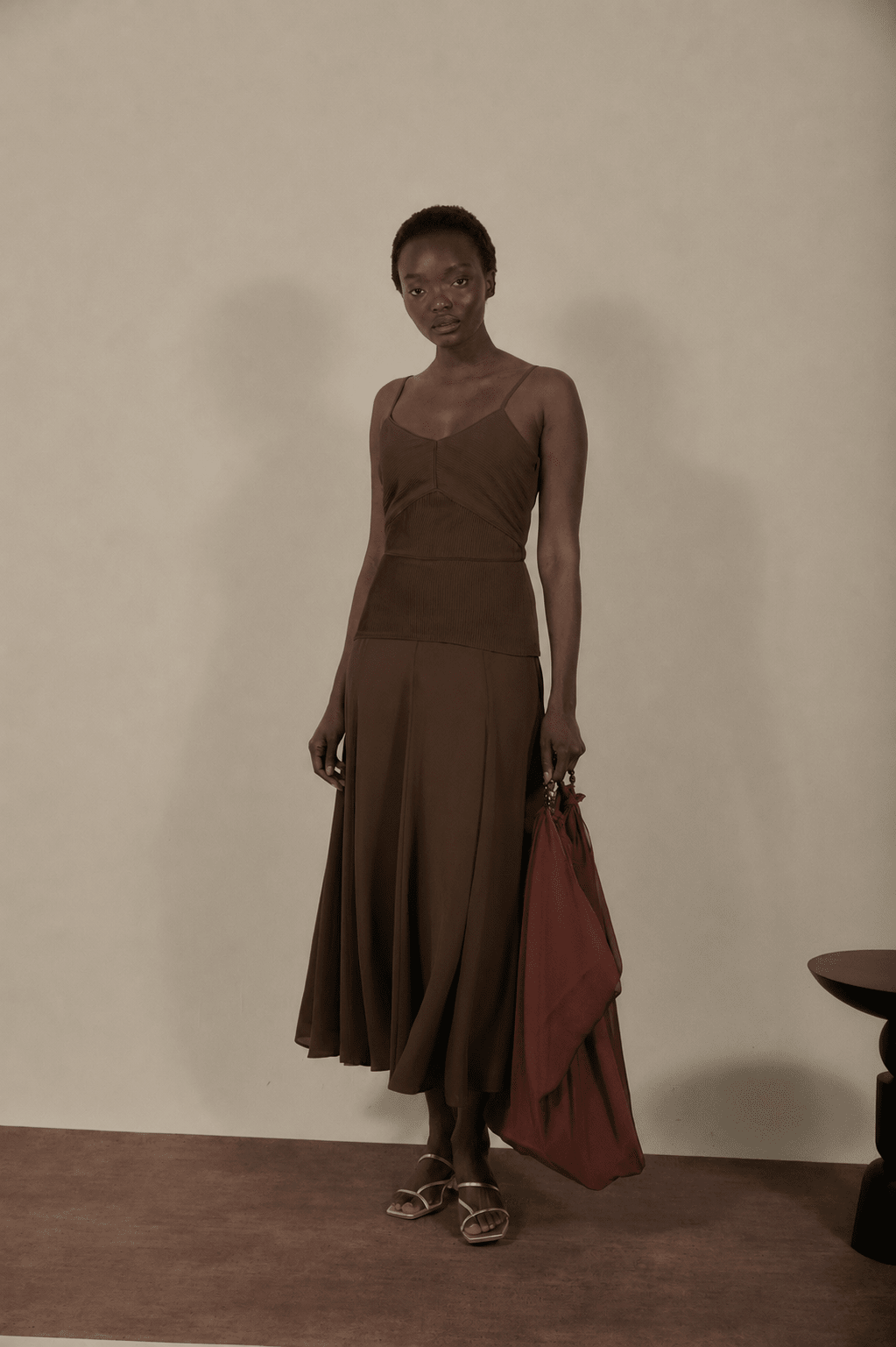a brown dress in spanish Cacao MOULIN Metallic Fabric Color Ladies Zara Baby Doll Color:Peri Blue Poolside Prints 2026