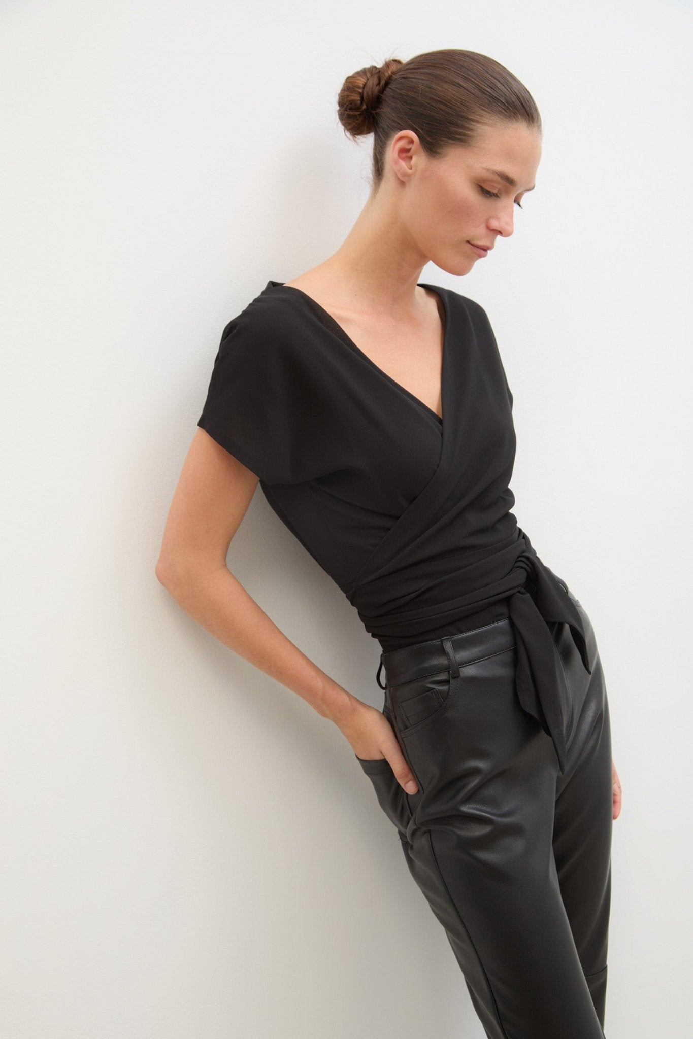 Blusa MITTE Black - BIMANI