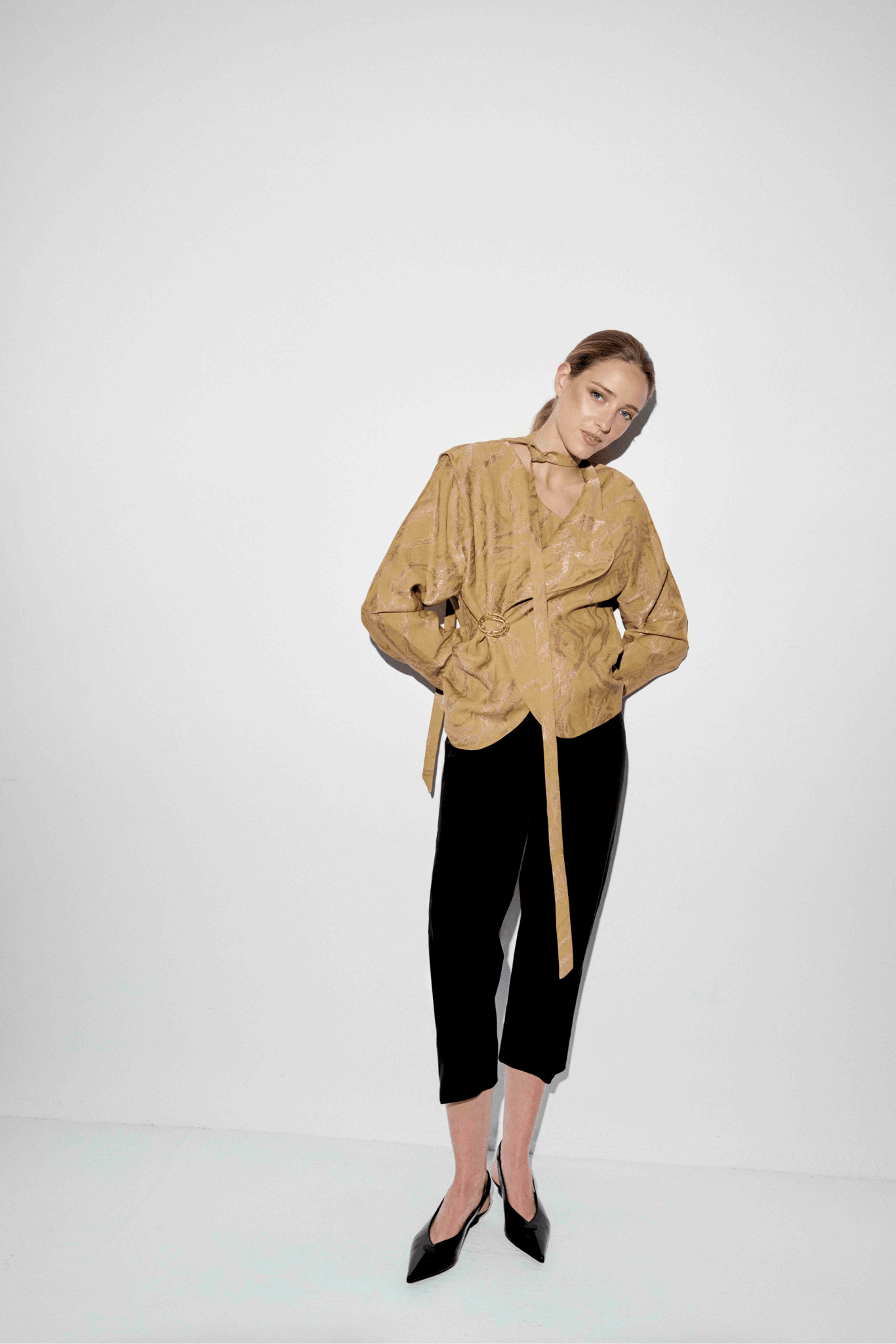 LIVIA Golden Textured Jacket