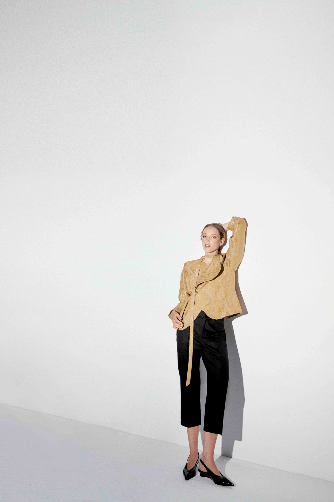 LIVIA Golden Textured Jacket