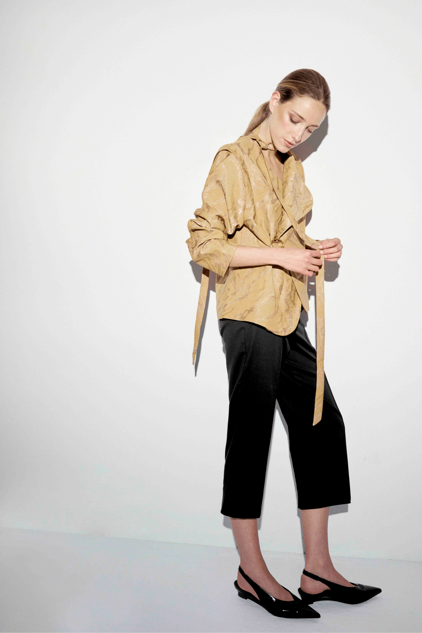 LIVIA Golden Textured Jacket