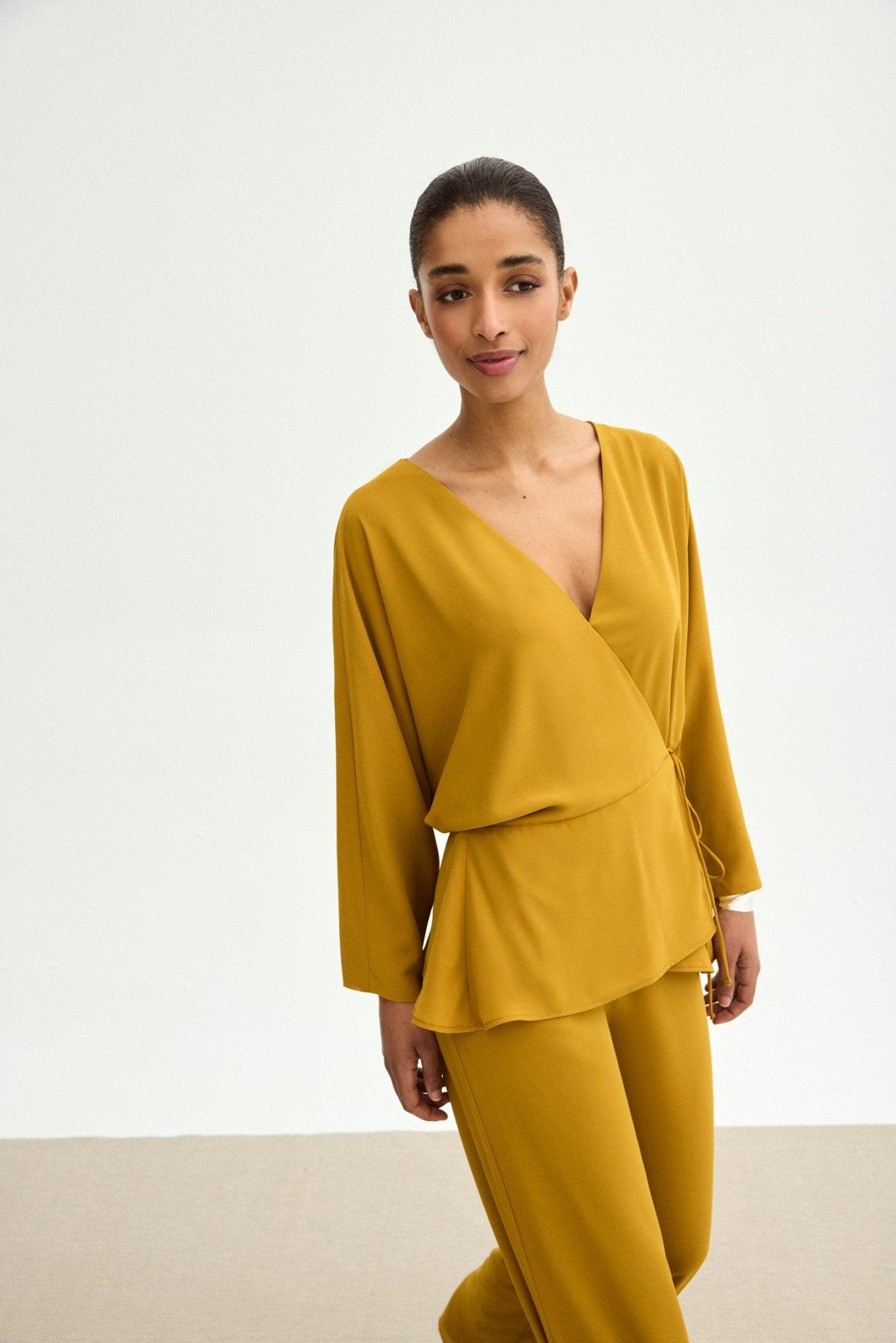 Blusa ARIELLE Oliva Peridoto - BIMANI