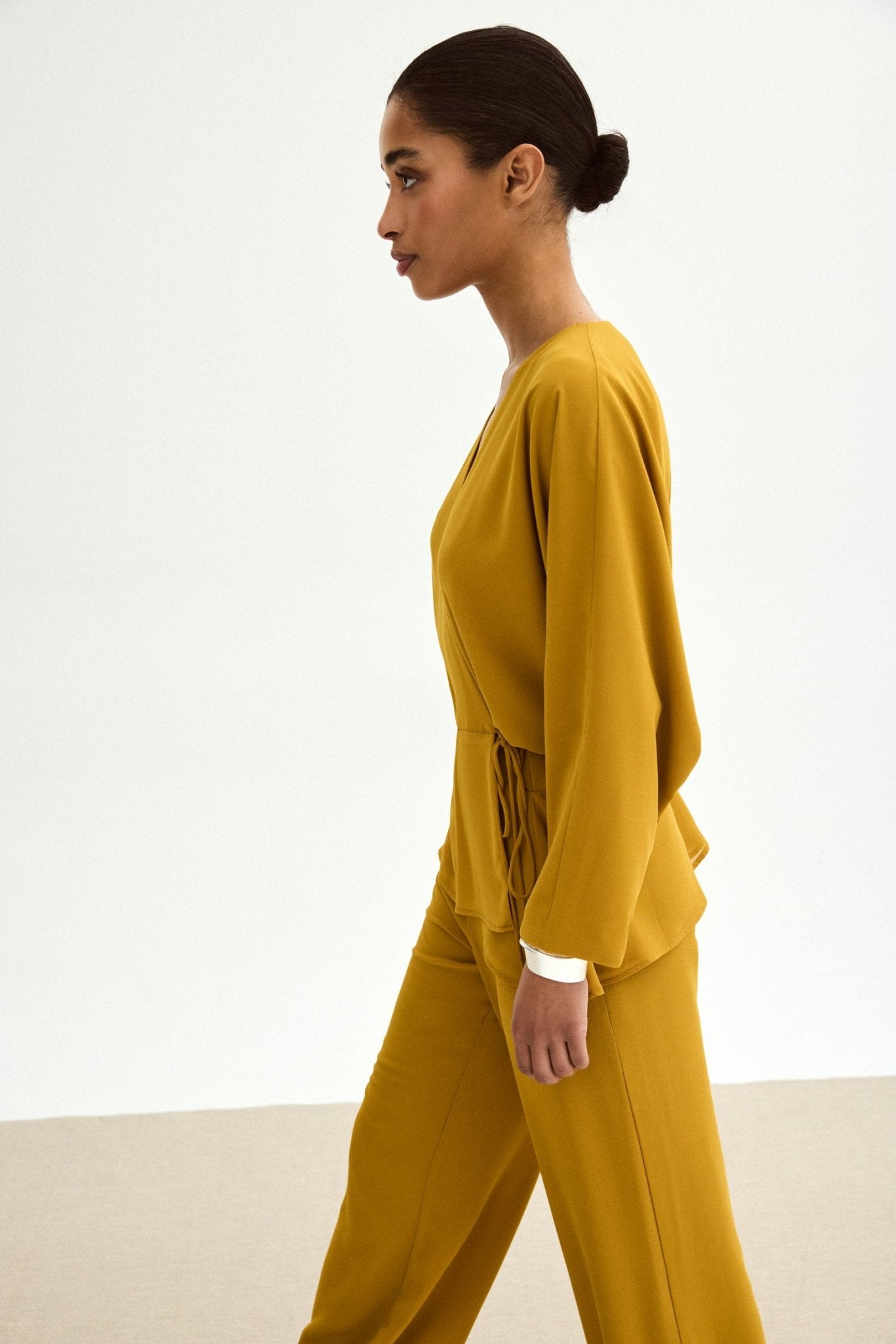 Blusa ARIELLE Oliva Peridoto - BIMANI