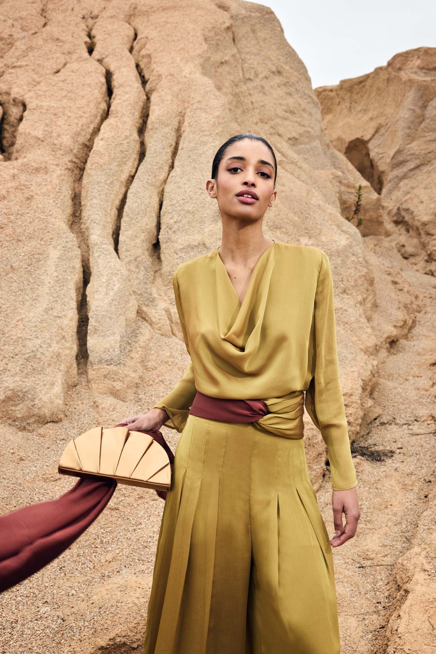 Blusa HELIANE Oliva Peridoto - BIMANI