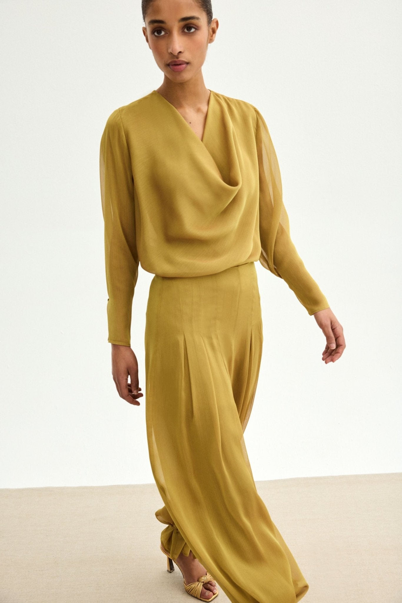 Blusa HELIANE Oliva Peridoto - BIMANI