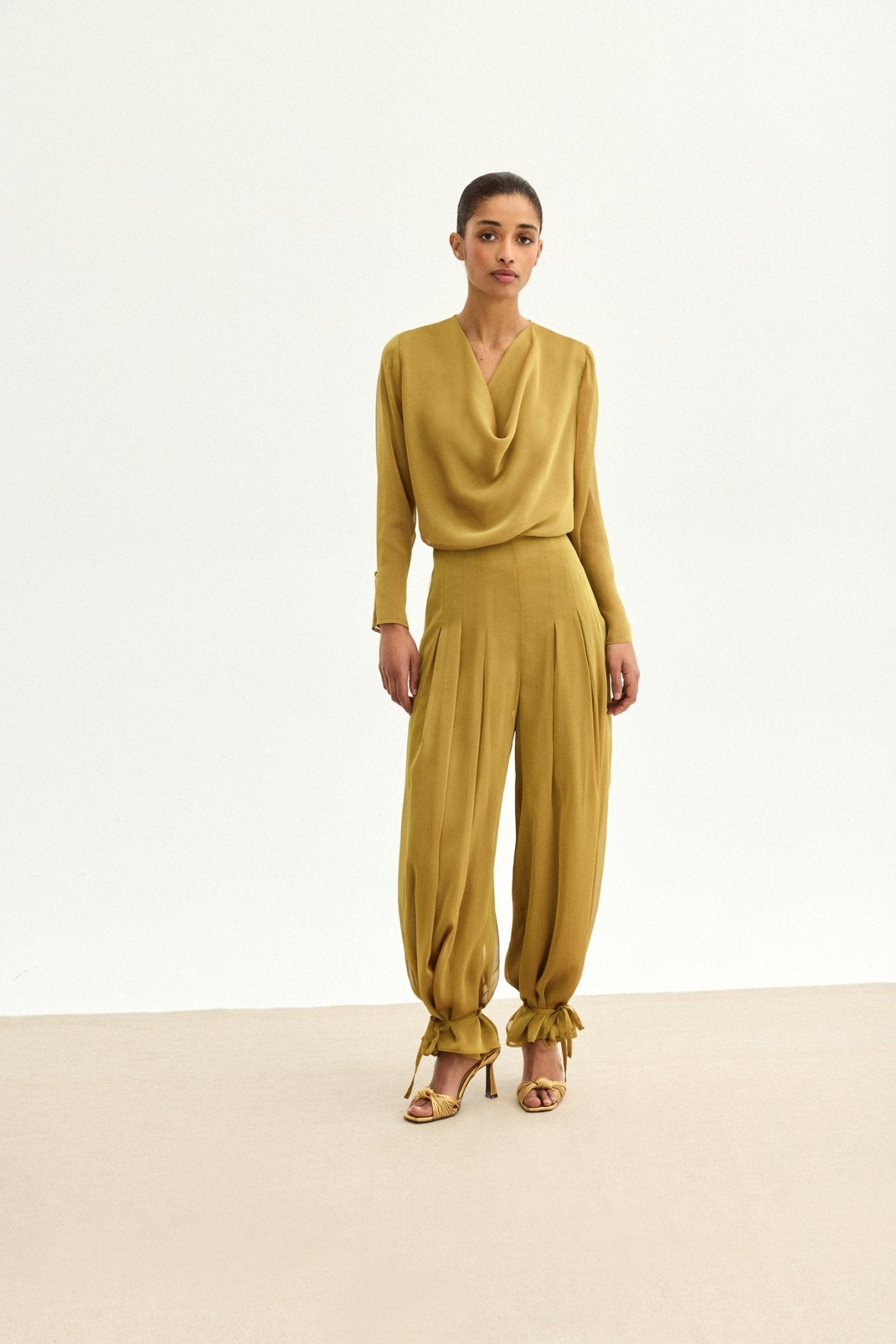 Blusa HELIANE Oliva Peridoto - BIMANI