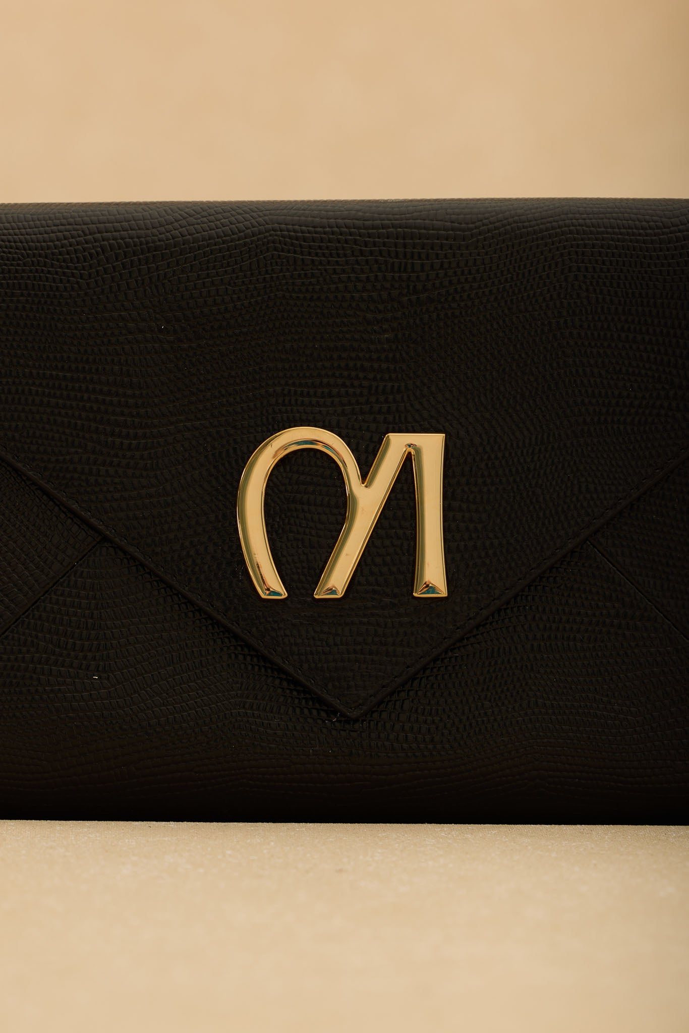 Bolso LOUVRE Textura Negro - BIMANI