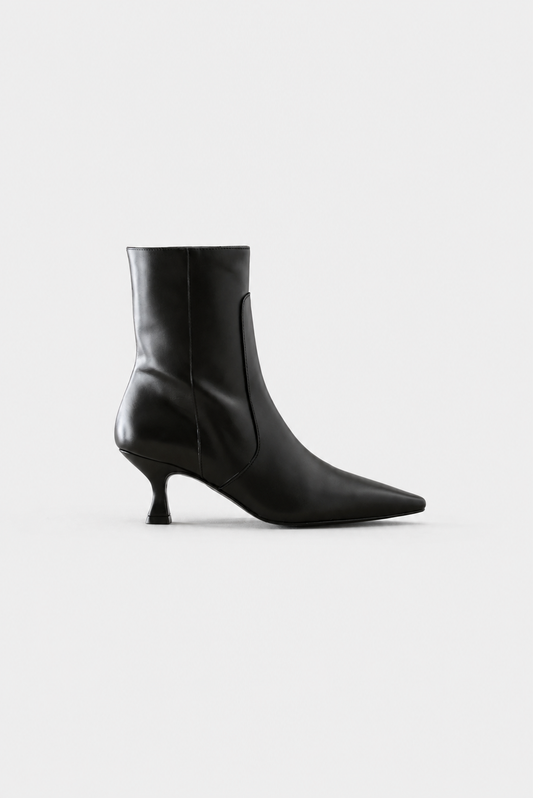 Bota de tornozelo preta CAROLINA