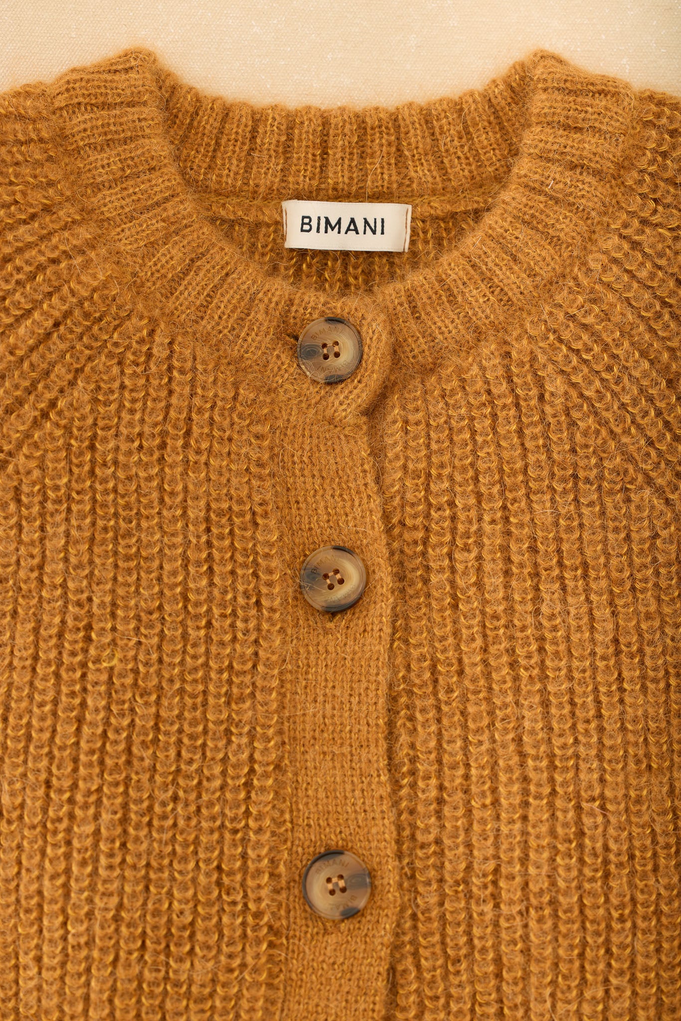 Cardigan BESSIE Mostaza - BIMANI