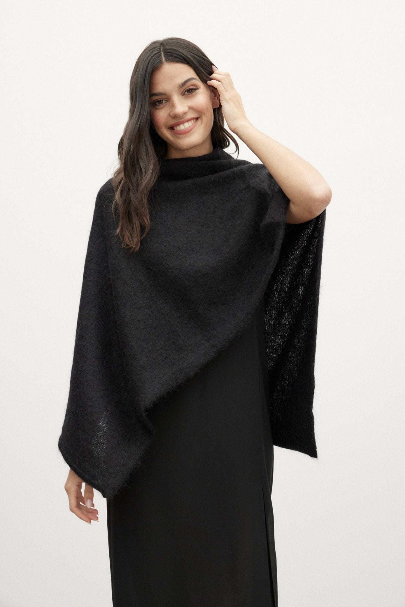 Poncho MOHAIR Black - BIMANI