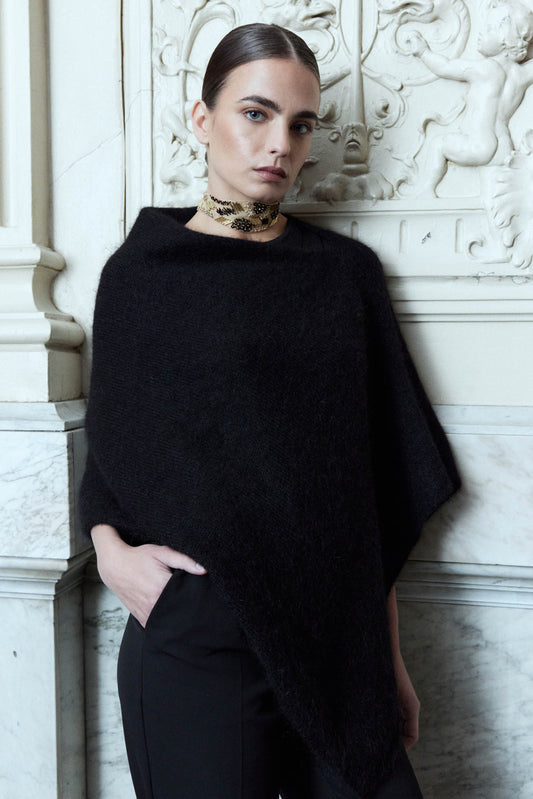 MOHAIR Poncho Black