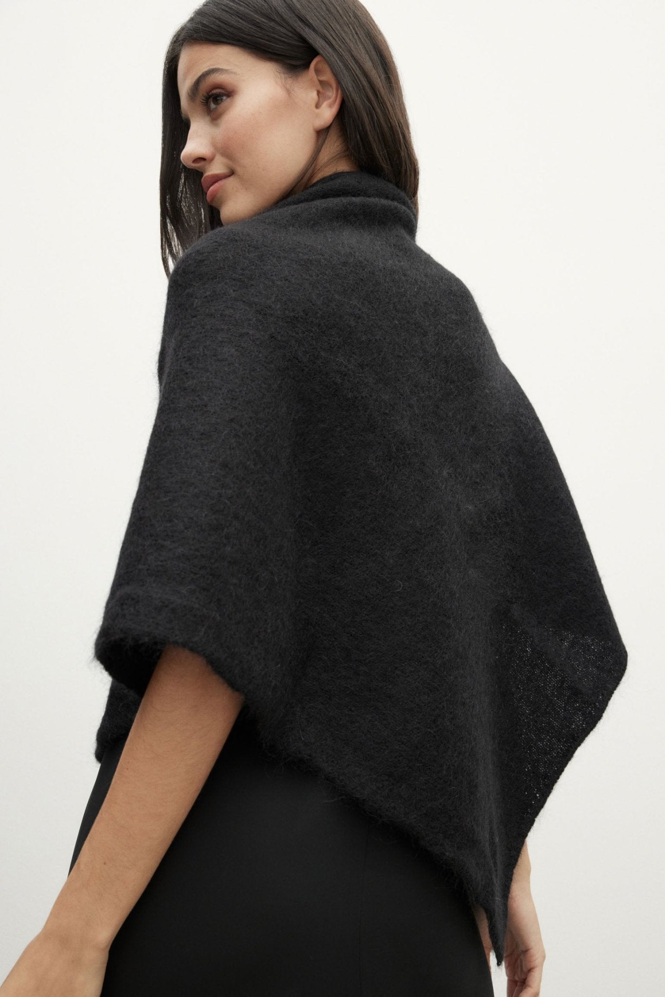 Poncho MOHAIR Black - BIMANI