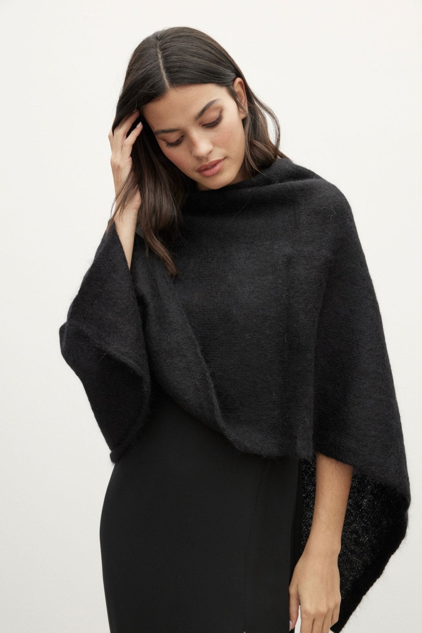 Poncho MOHAIR Black - BIMANI