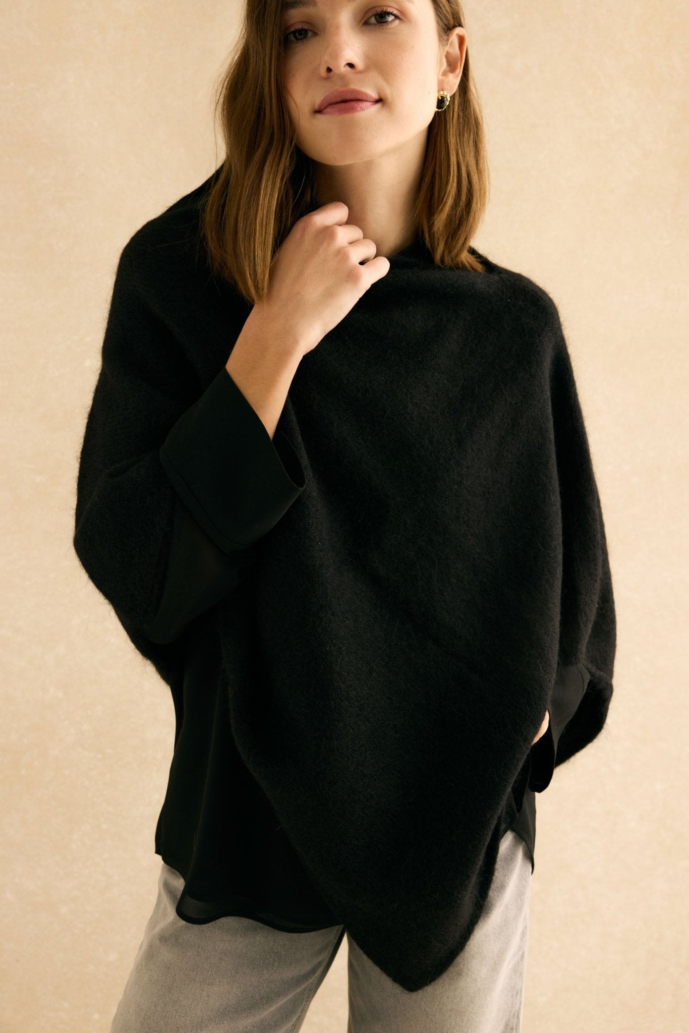 Poncho MOHAIR Negro - BIMANI