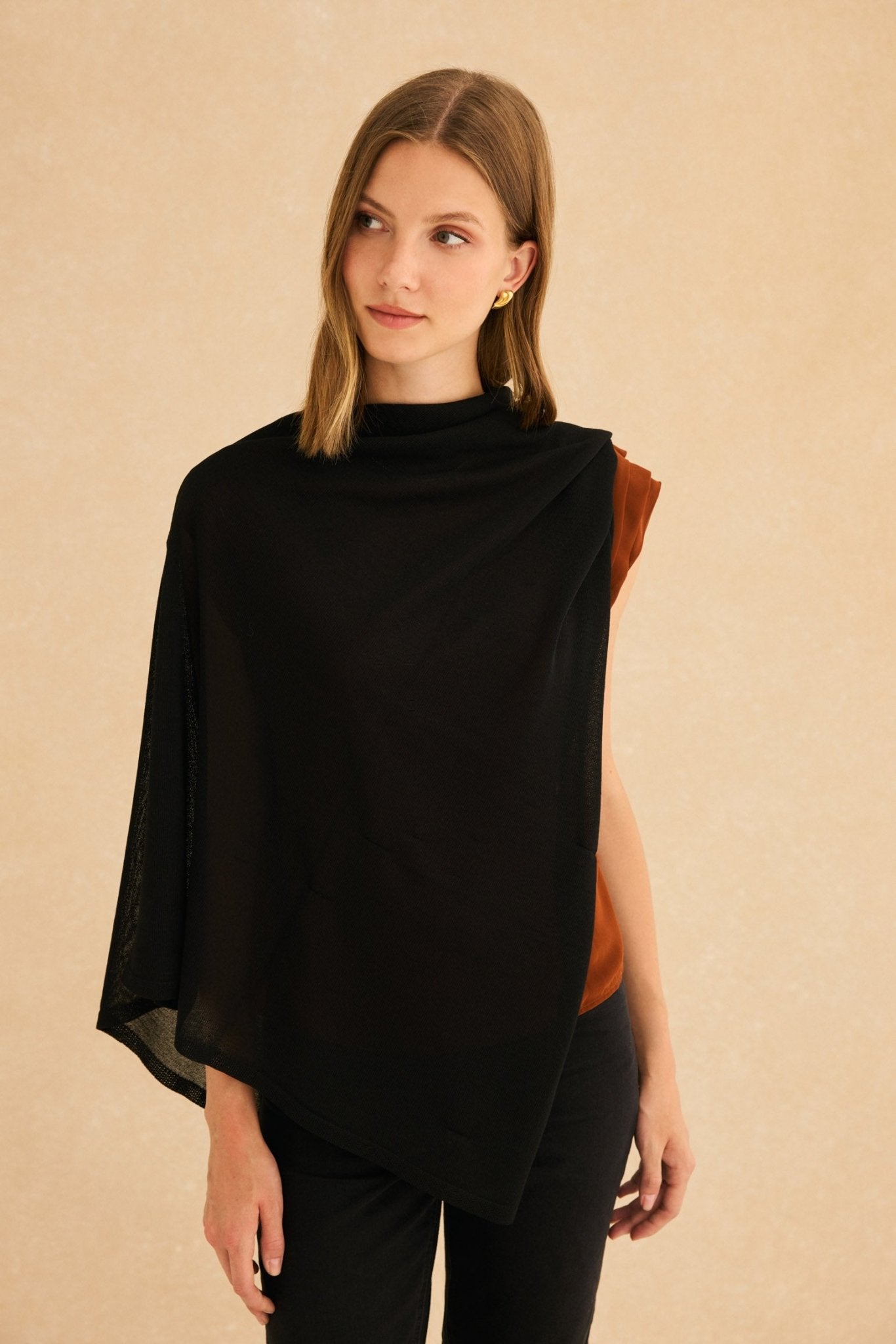 Poncho PUNTO Negro - BIMANI