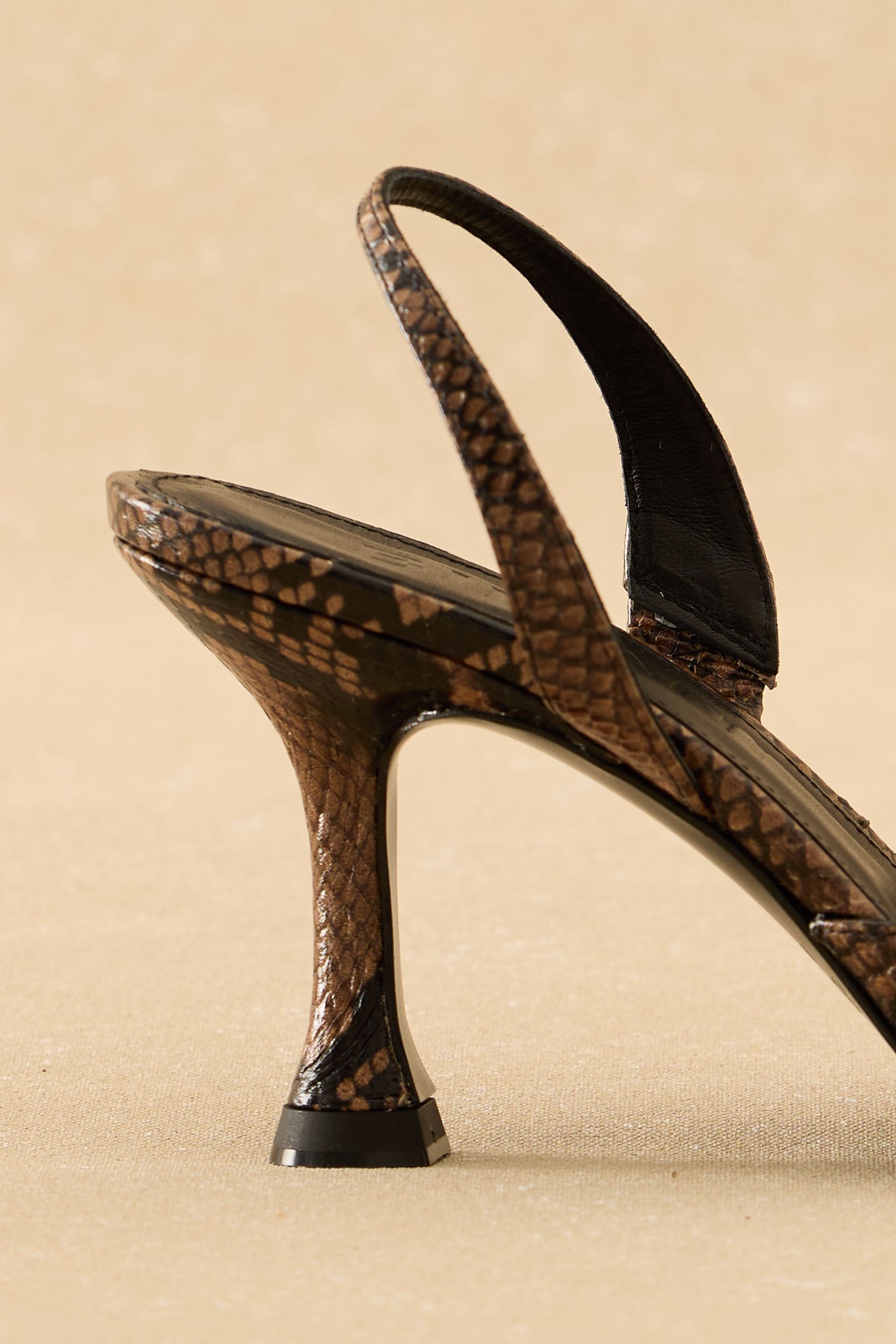 Stiletto NURIA Textura Marrón - BIMANI