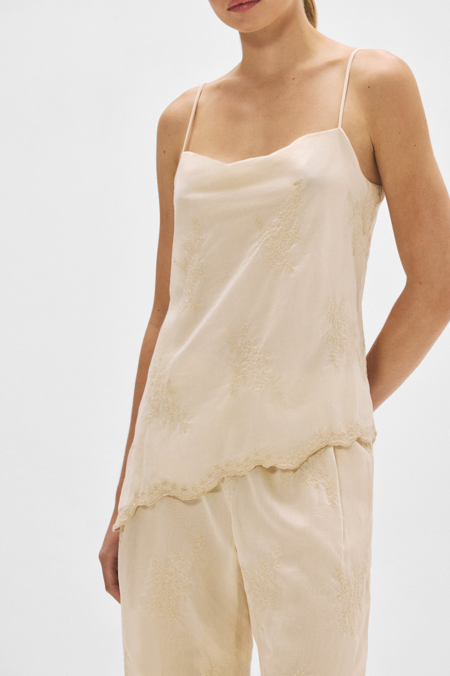 Top AMADINE Crema