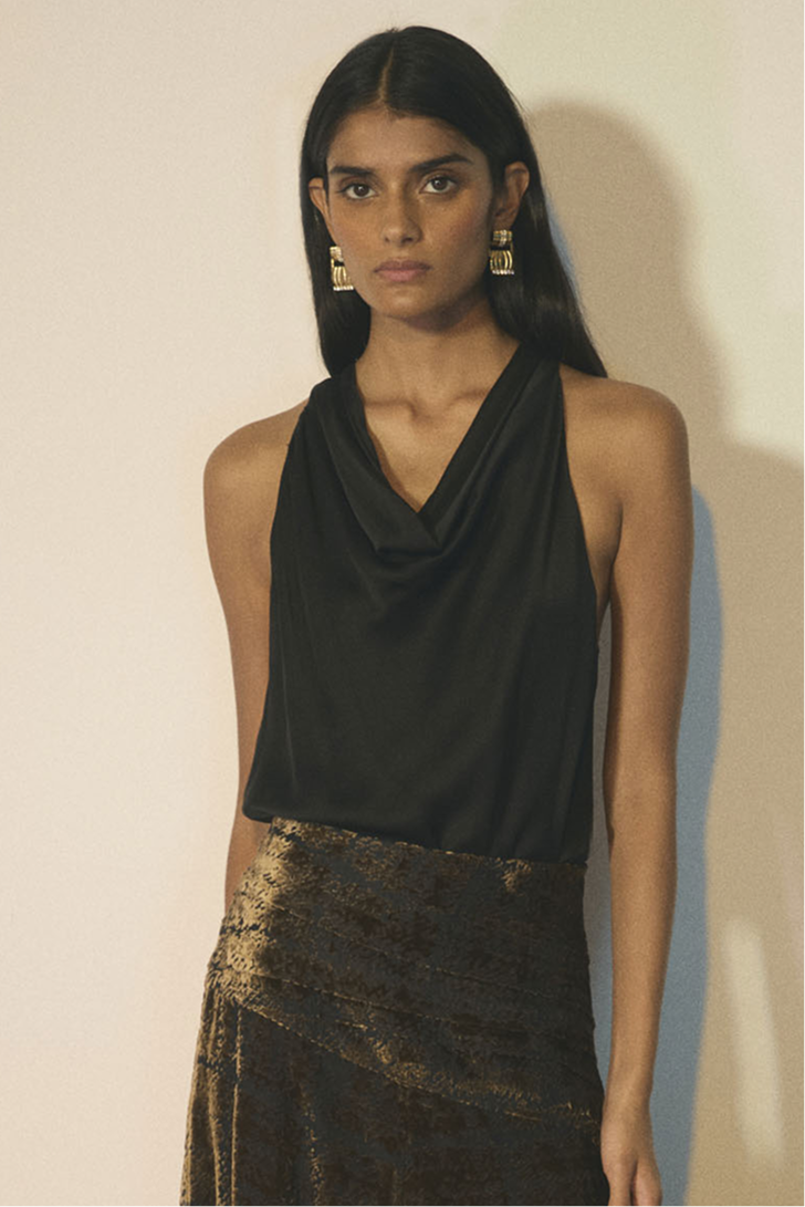 LORETTA Magnetic Black Top