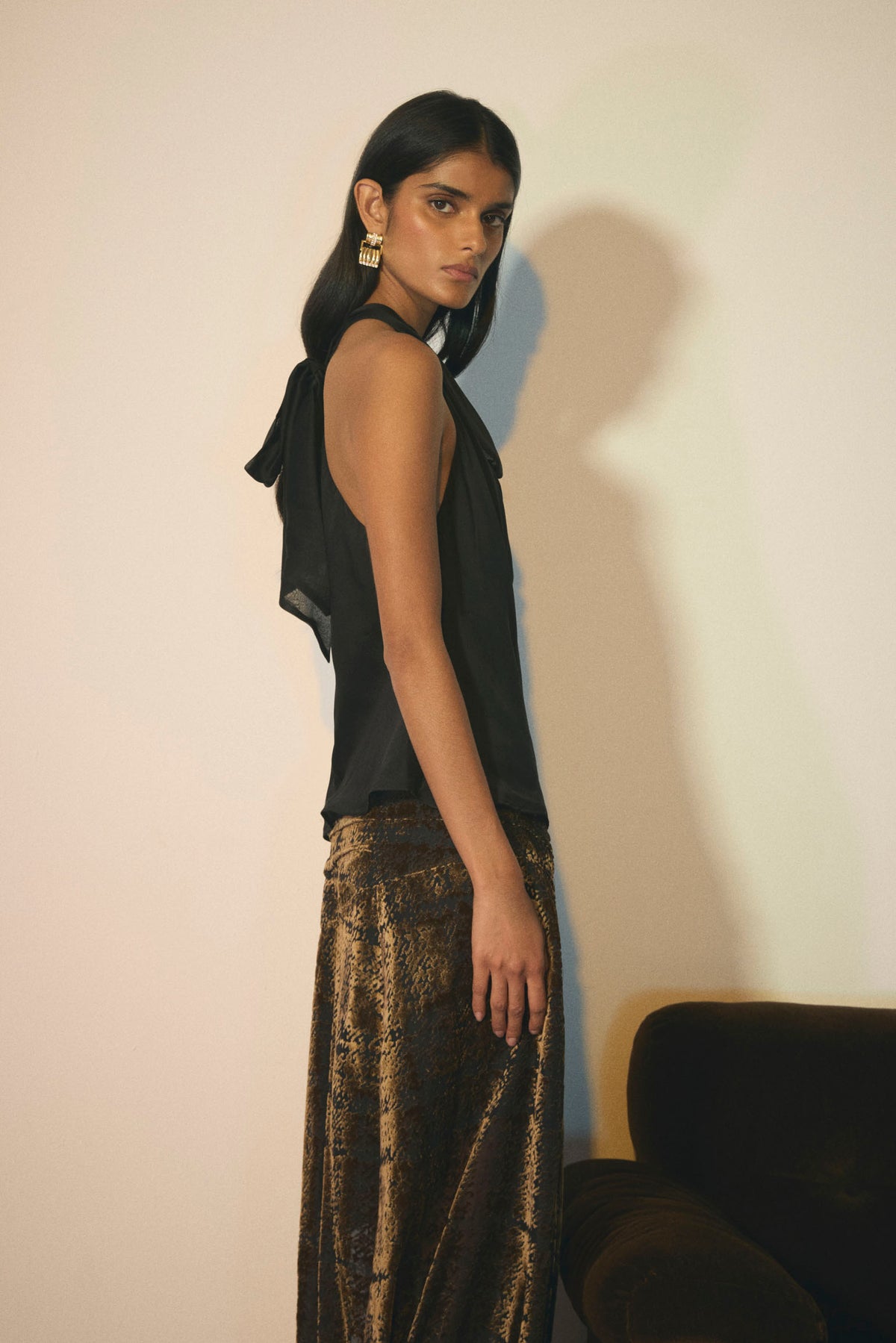 LORETTA Magnetic Black Top